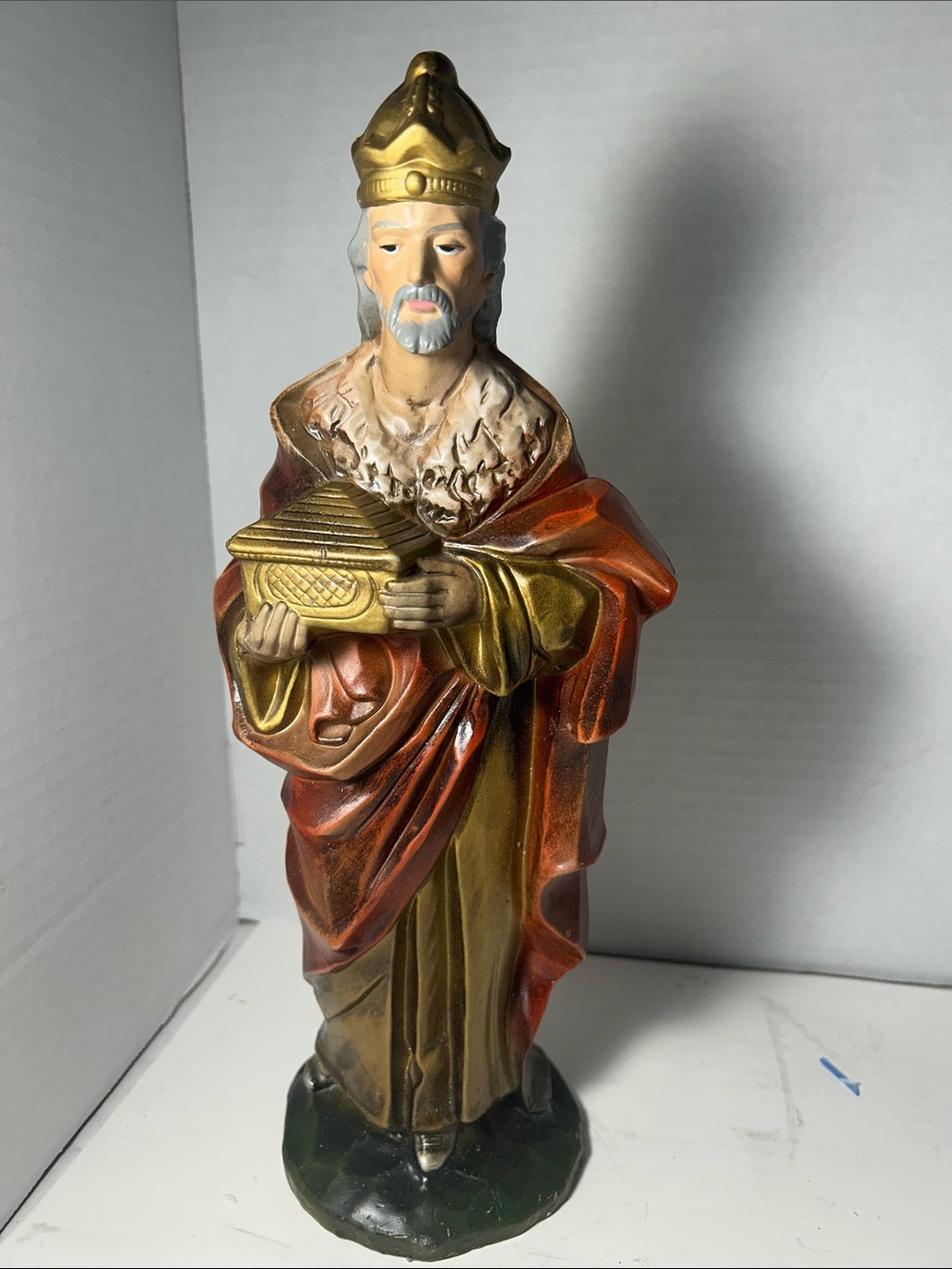 Decorative King Figurine in Gold and Red - Unbranded Home Art Statue 12 1/2 inch